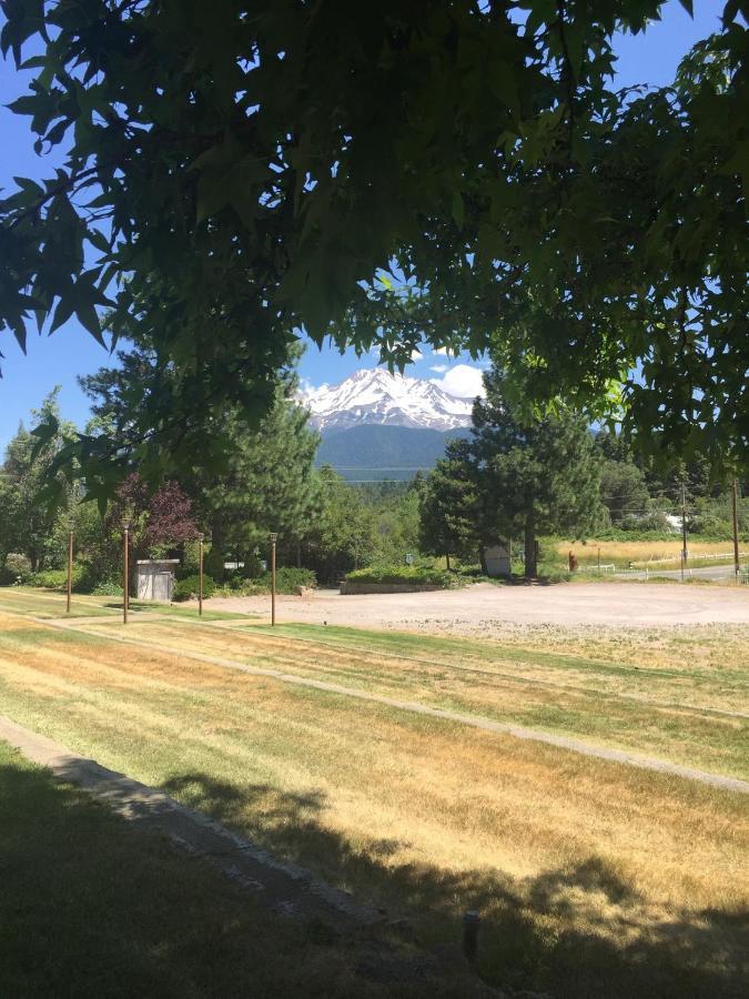 Mount Shasta Ranch Bed And Breakfast Exterior foto
