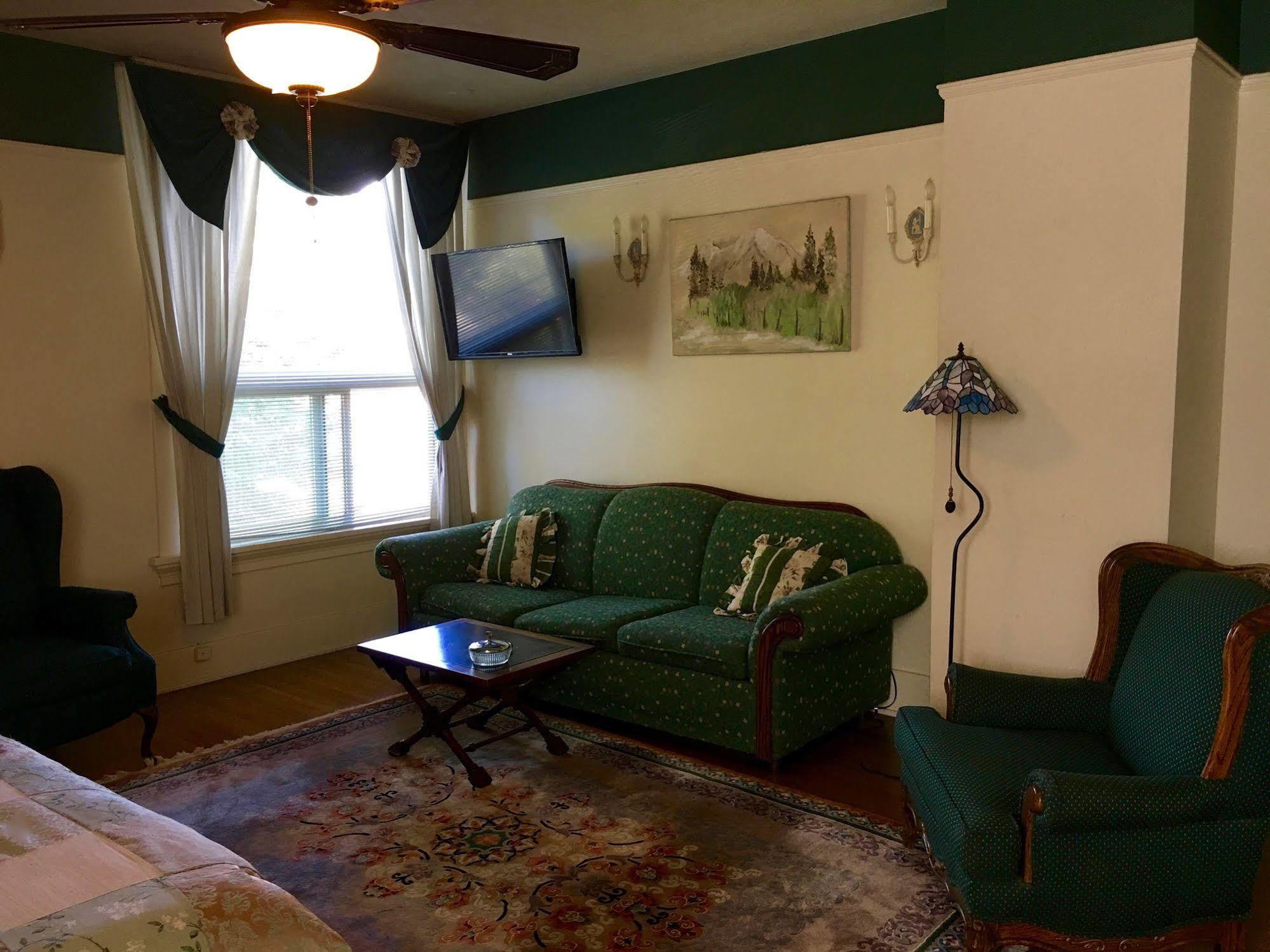 Mount Shasta Ranch Bed And Breakfast Exterior foto